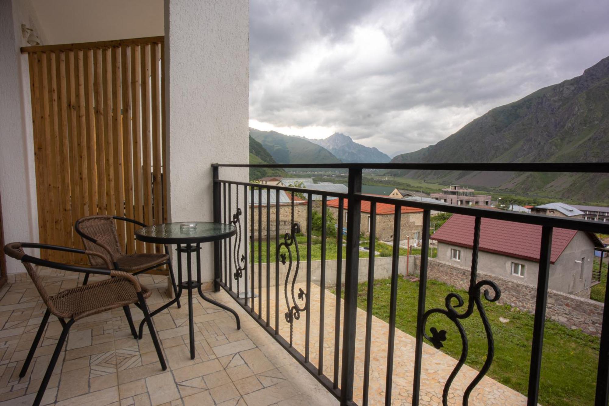 Mood Hotel Kazbegi Εξωτερικό φωτογραφία